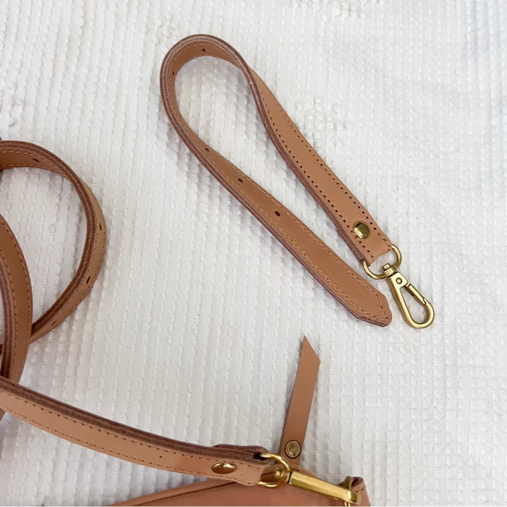 Abby Alley sling back in Tan Leather, Like New, Crossbody - Picture 5 of 6